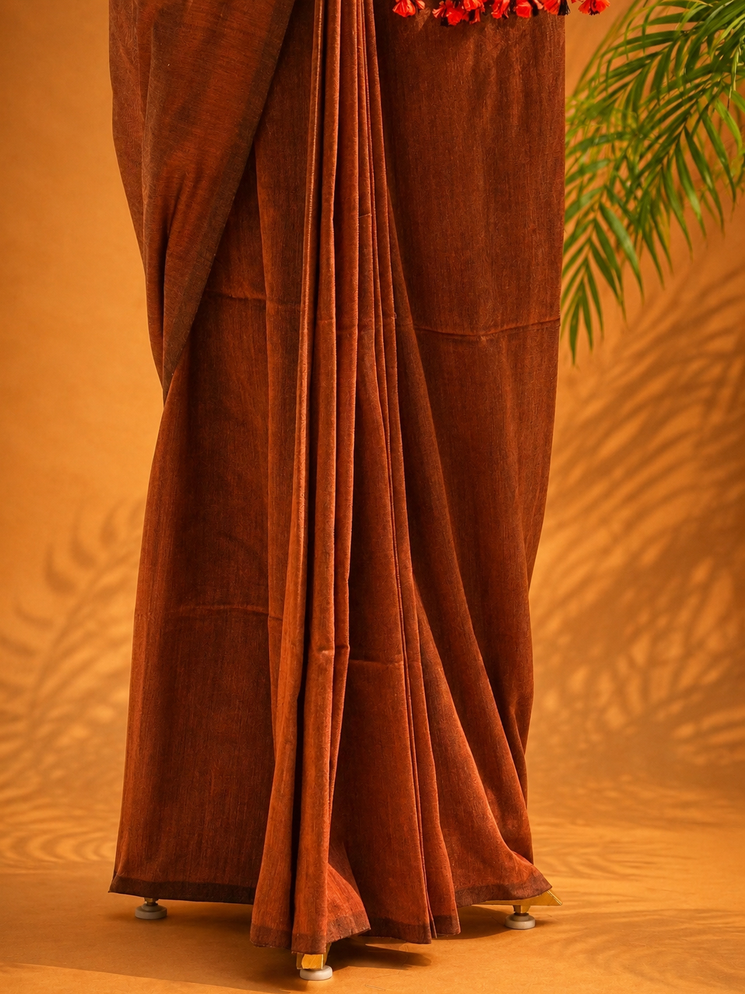 Brown Bengal Cotton Saree With Designer Printed Blouse Piece - View 4