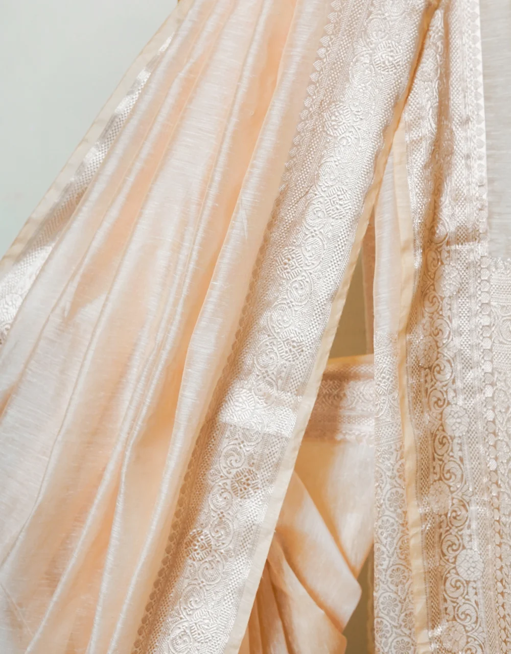 Peach Ivory Gold Zari Banarasi Linen Handloom Saree - View 3