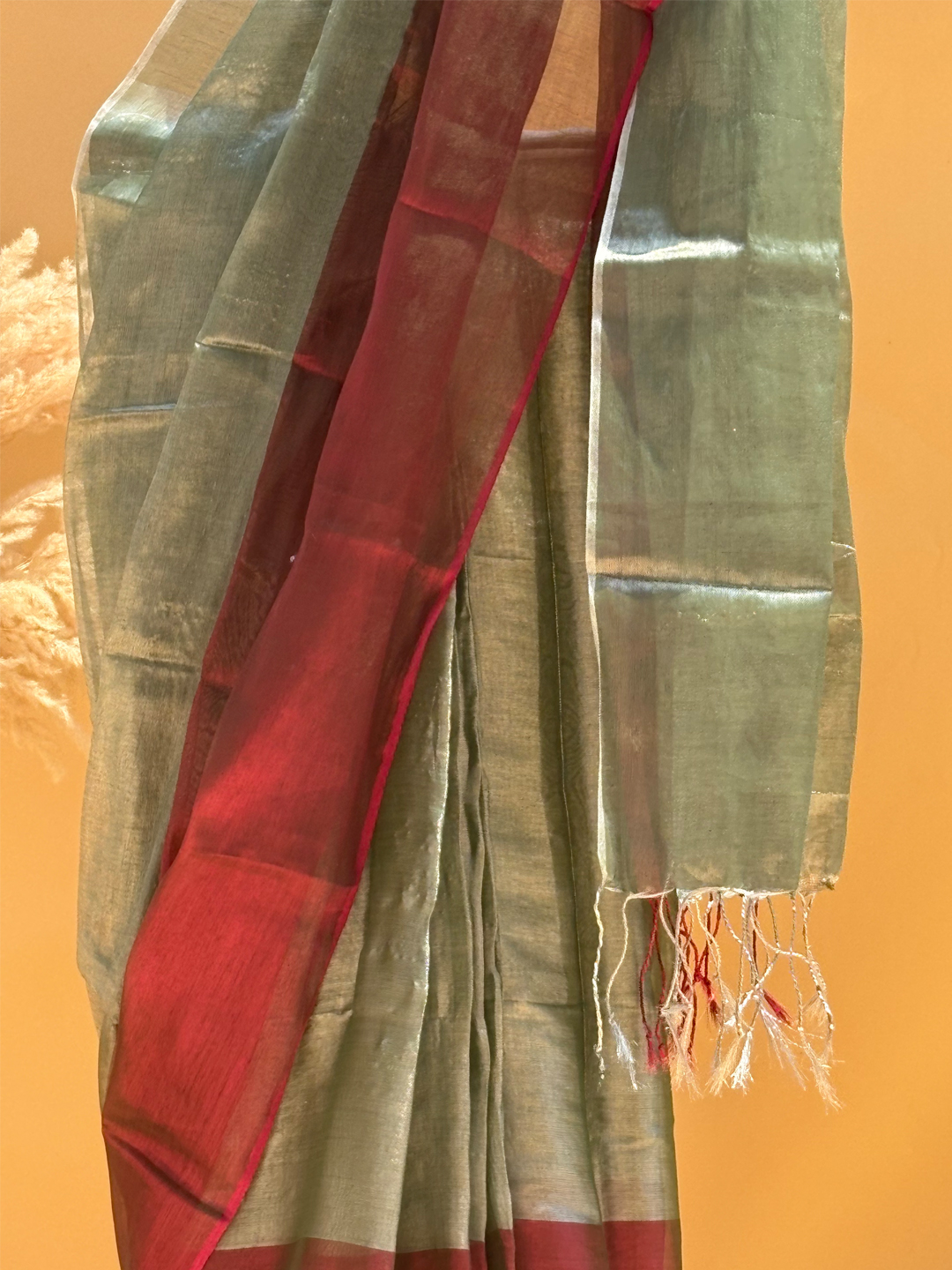 Hovered view of Green Bengal Tissue Saree With Dual Color Sage Green And Maroon