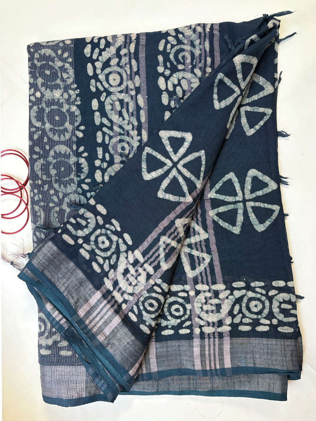Indigo Handwoven Bengal Linen Saree With White Batik Print - View 7