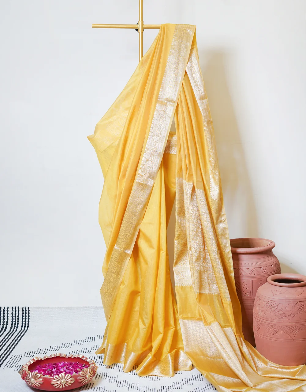 mustard-golden-silver-zari-banarasi-linen-handloom-saree