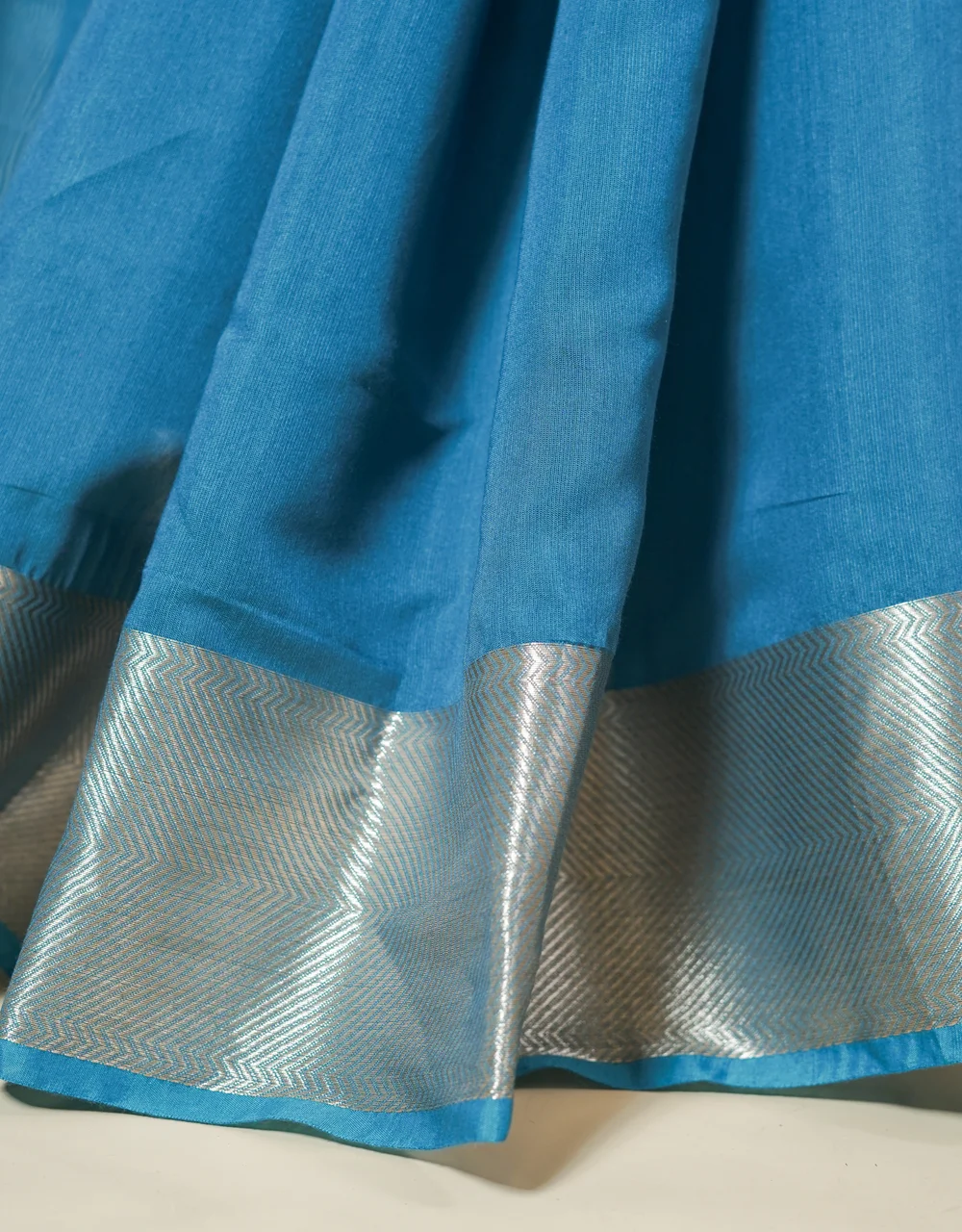 Purple Silver Zari Banarasi Linen Handloom Saree - View 5