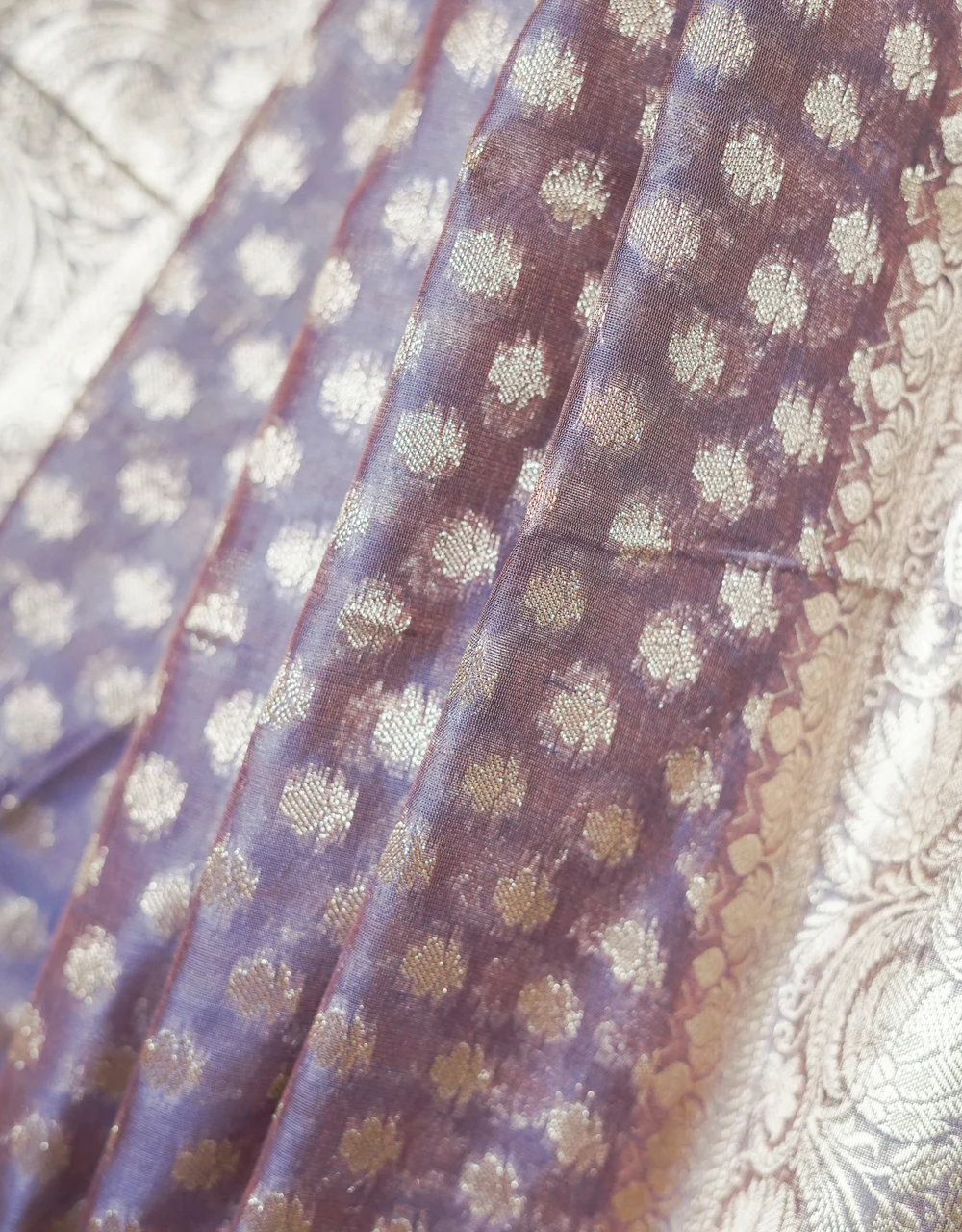 Lavender Mist Cotton Mercerised Saree With Gold Zari Booti And Floral Pallu - View 4