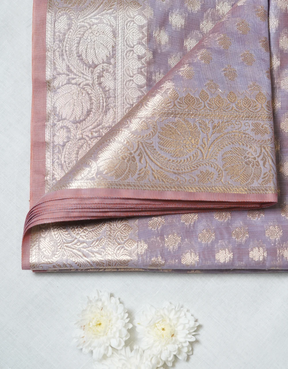 Lavender Mist Cotton Mercerised Saree With Gold Zari Booti And Floral Pallu - View 3