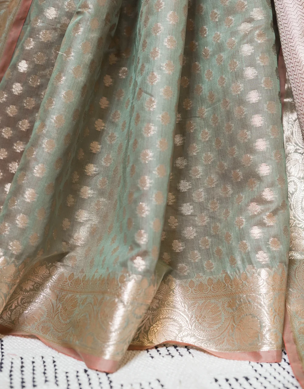 Grey Moonlit Grace Cotton Mercerised Saree With Silver Zari Booti And Floral Border - View 5