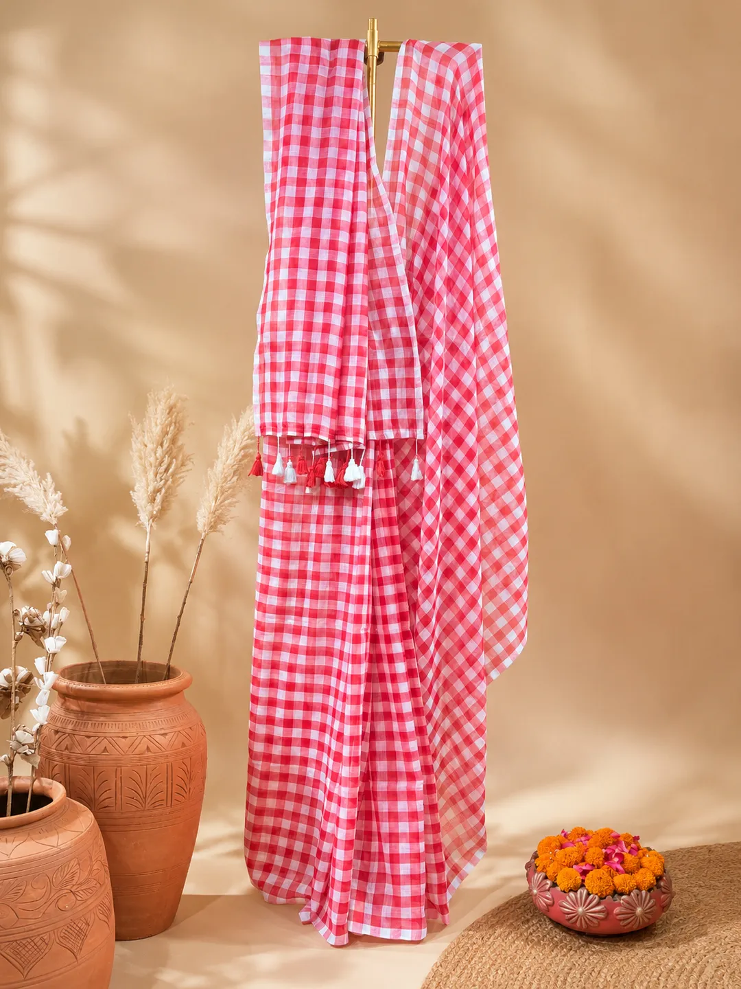 Pink And White Checked Mul Cotton Saree With Tassel Pallu - View 3