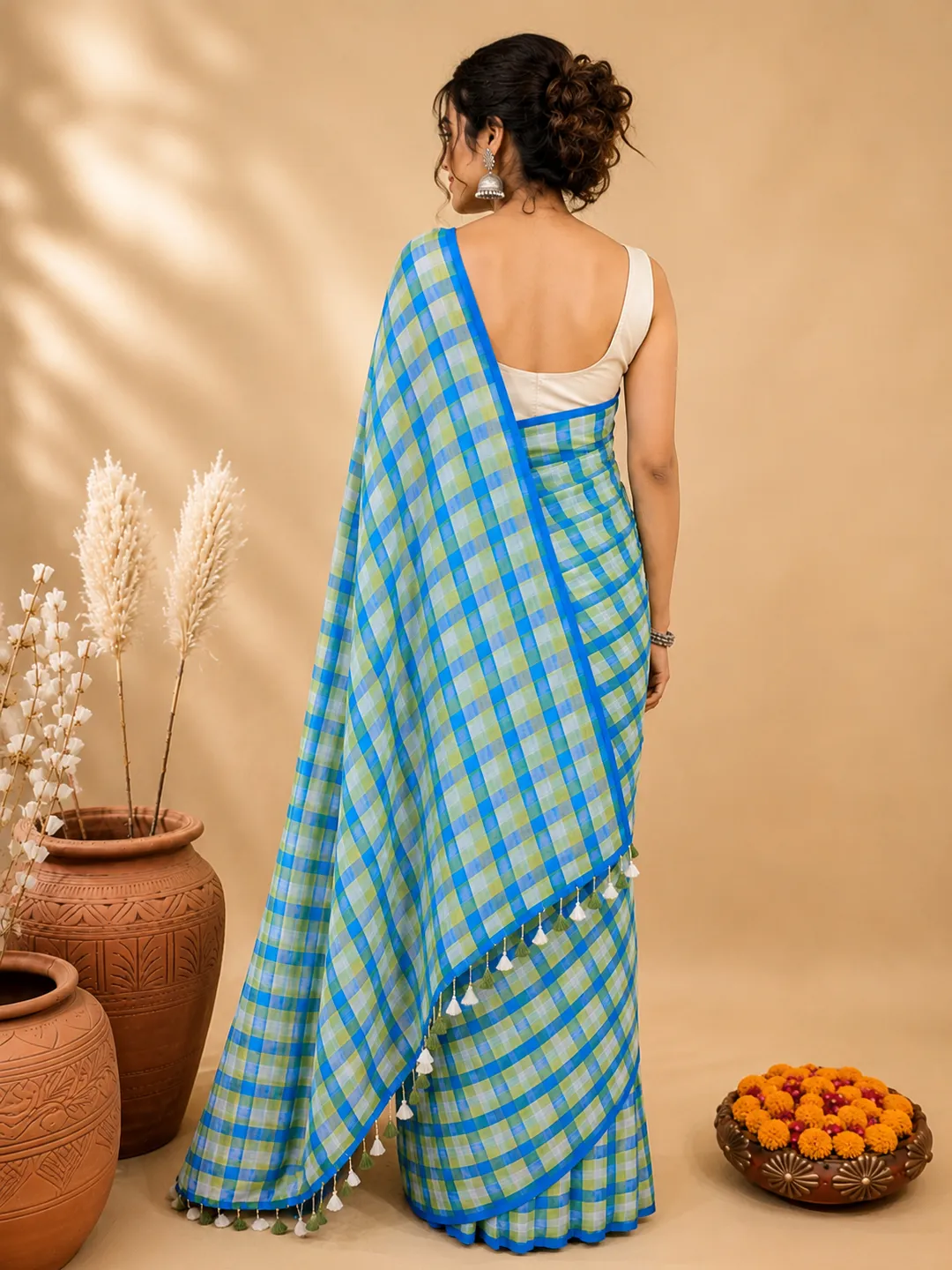 Hovered view of Blue And Lime Green Checked Bengal Mul Cotton Saree With Tassel Pallu