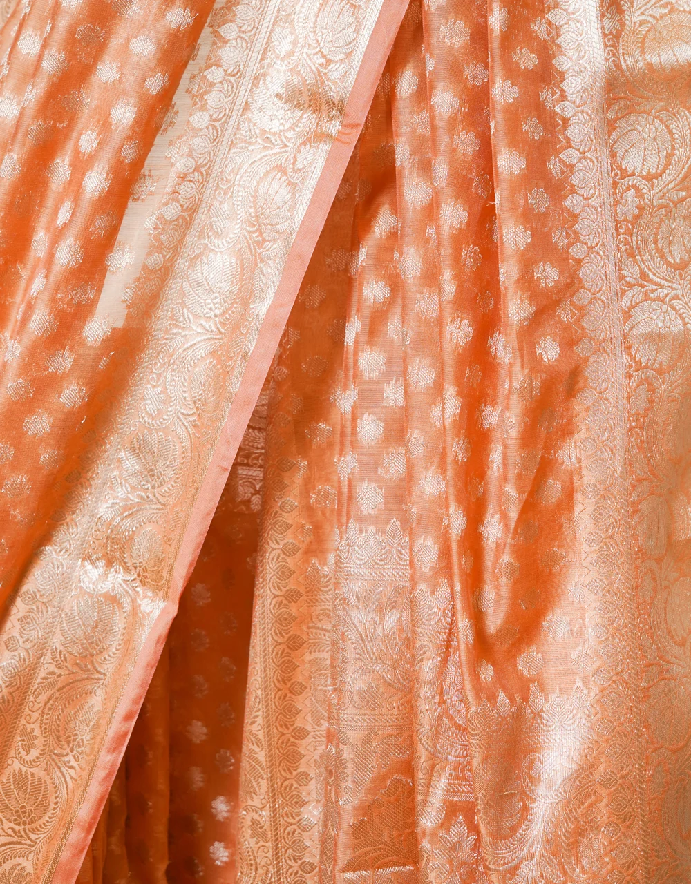 Peach Glow Cotton Mercerised Saree With Silver Zari Booti And Floral Weave - View 4