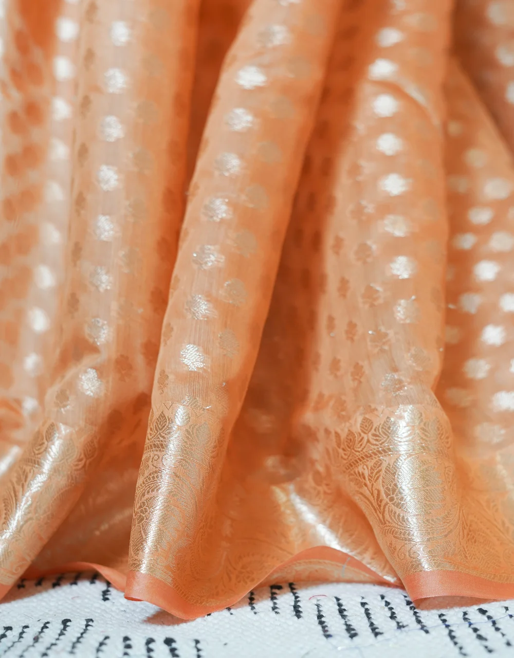 Peach Glow Cotton Mercerised Saree With Silver Zari Booti And Floral Weave - View 6