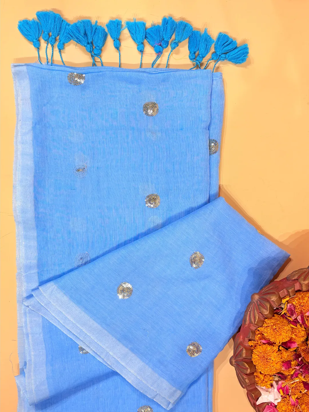Blue Mul Cotton Saree With Silver Sequin Buti & Tassel Pallu - View 9