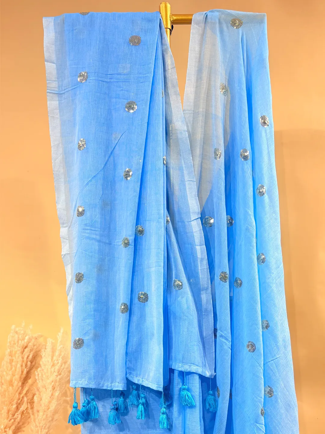 Blue Mul Cotton Saree With Silver Sequin Buti & Tassel Pallu - View 4