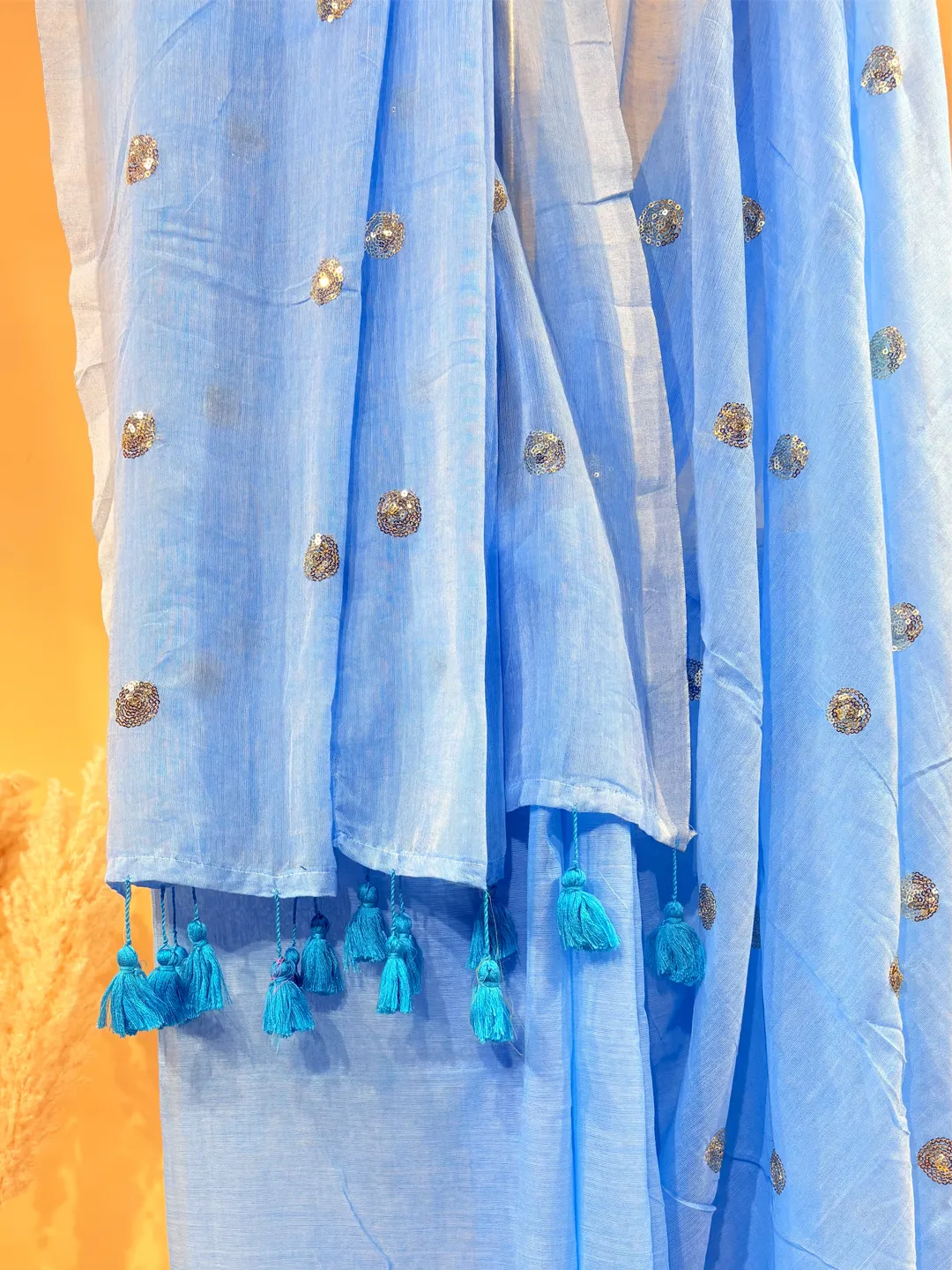 Blue Mul Cotton Saree With Silver Sequin Buti & Tassel Pallu - View 5