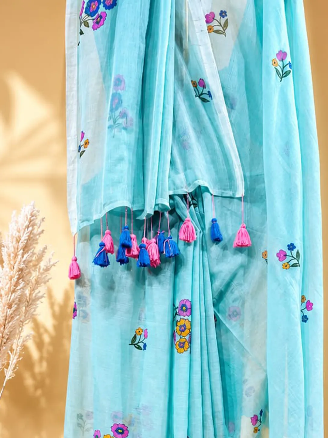 Blue Floral Printed Bengal Mul Cotton Saree With Contrast Tassels - View 5