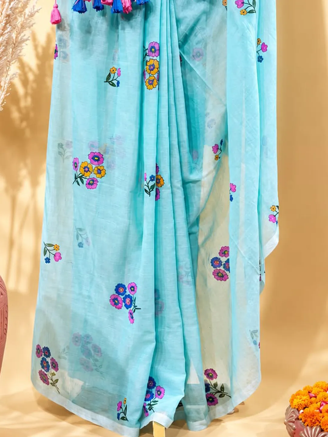 Blue Floral Printed Bengal Mul Cotton Saree With Contrast Tassels - View 6
