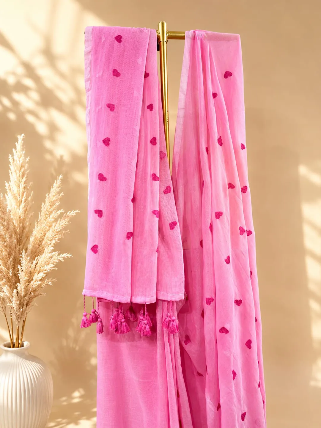 Pink Heart Embroidery Bengal Mul Cotton Saree With Tassels - View 4