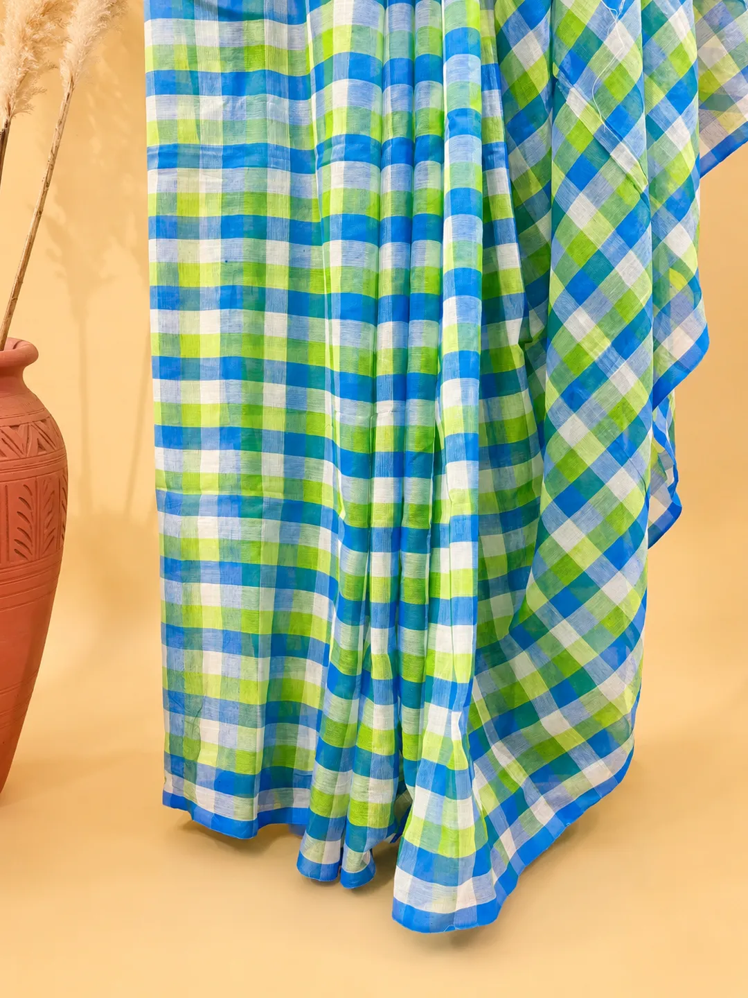 Blue Green Checked Gamcha Mul Cotton Silk Saree With Tassels - View 4