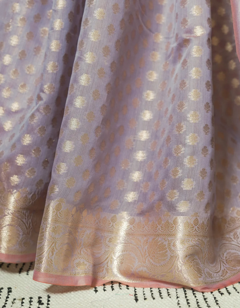 Lavender Mercerised Cotton Saree With Silver Zari Booti And Floral Weave - View 6