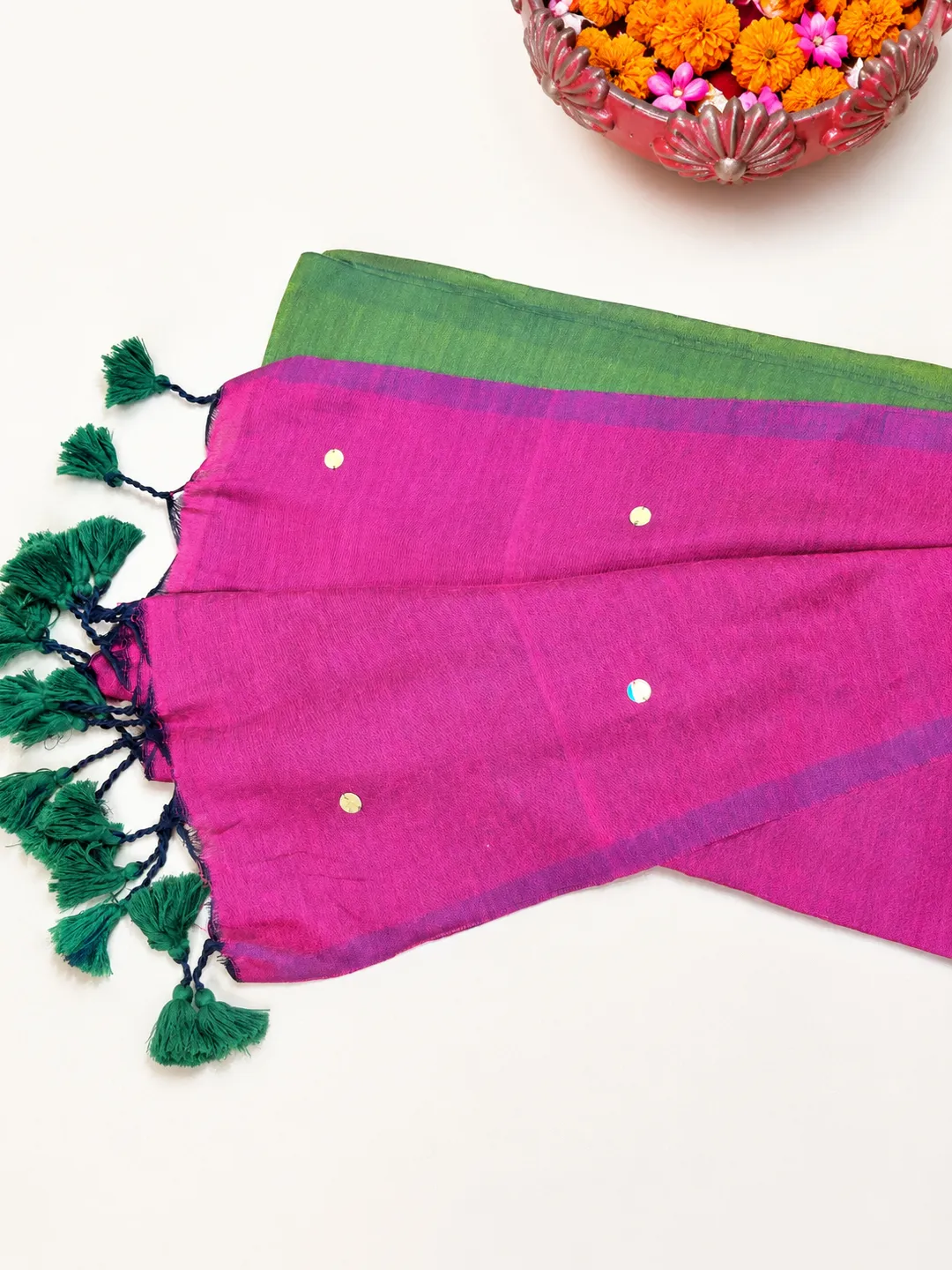 Green And  Magenta Dual Tone Bengal Cotton Saree With Gold Foil Buti And Tassels - View 6