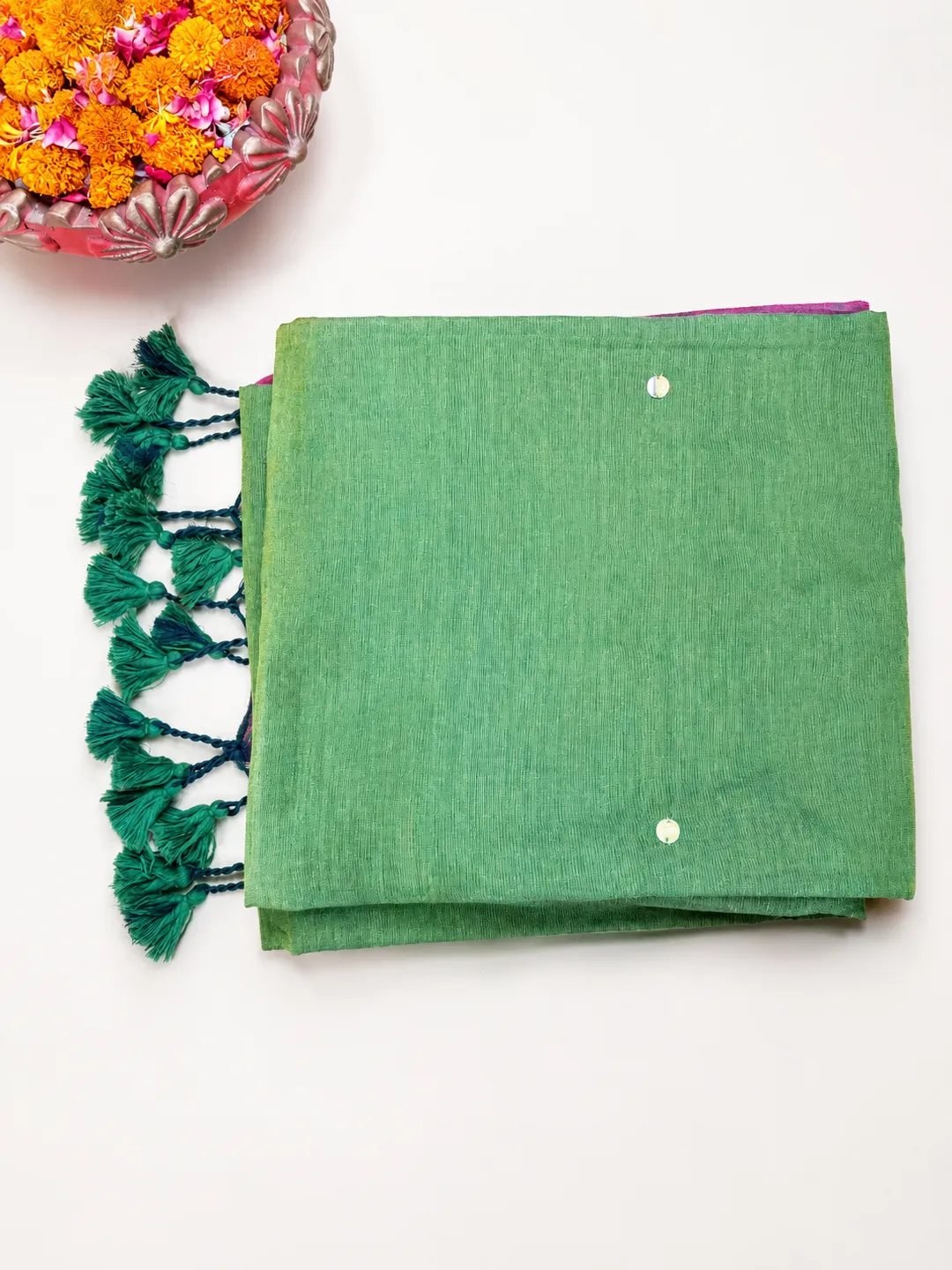 Green And  Magenta Dual Tone Bengal Cotton Saree With Gold Foil Buti And Tassels - View 7