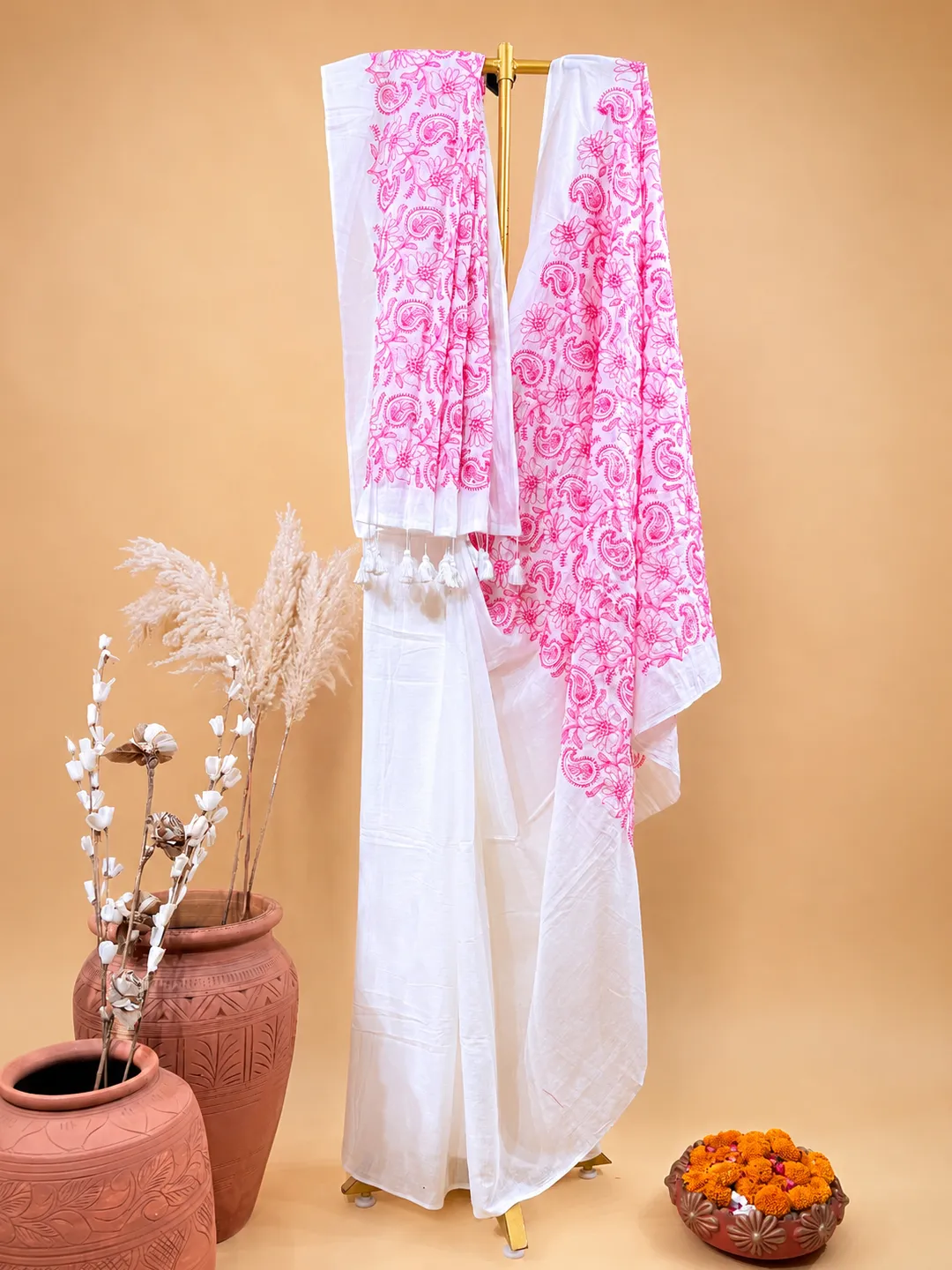 White Bengal Cotton Embroidered Chikankari Sari  With Pink Floral & Paisley Thread Work - View 1