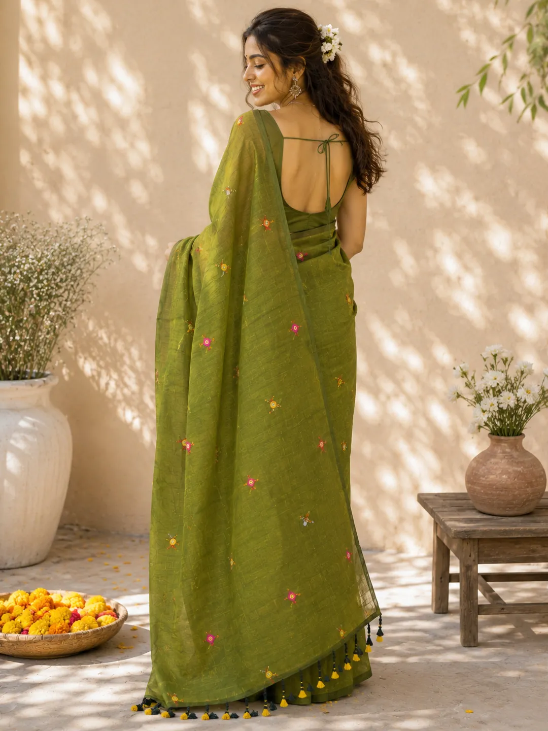 Green Green Bengal Khadi Cotton Saree With Multicolor Floral Embroidery - View 2