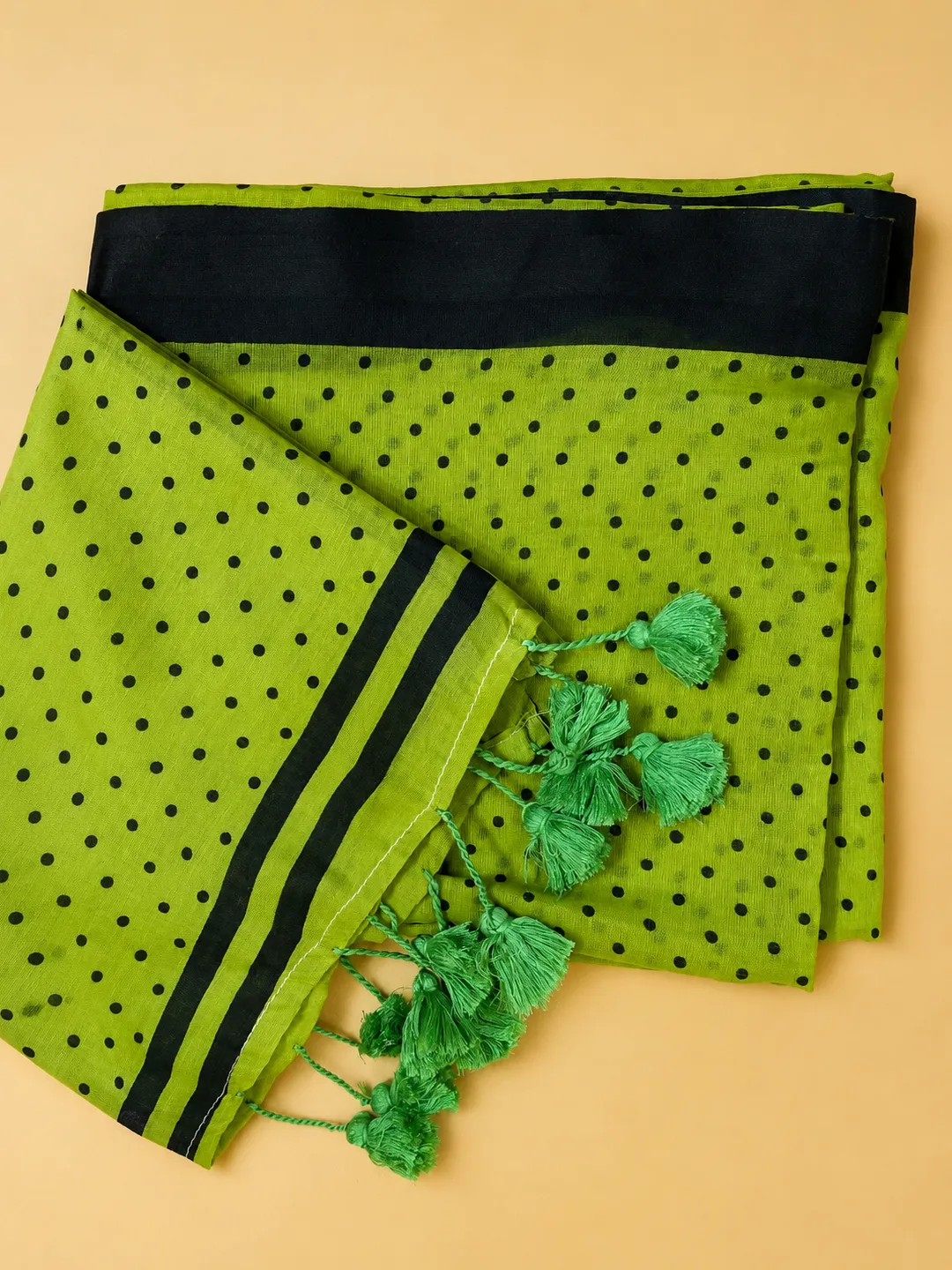 Green Bengal Mul Cotton Saree With Polka Dot Print & Tassel Pallu - View 7