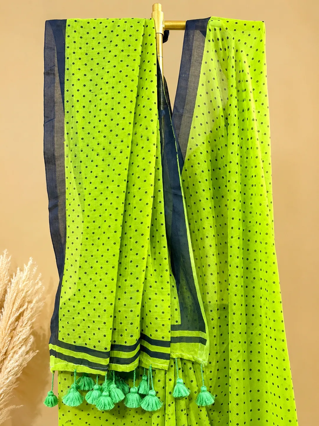 Green Bengal Mul Cotton Saree With Polka Dot Print & Tassel Pallu - View 4