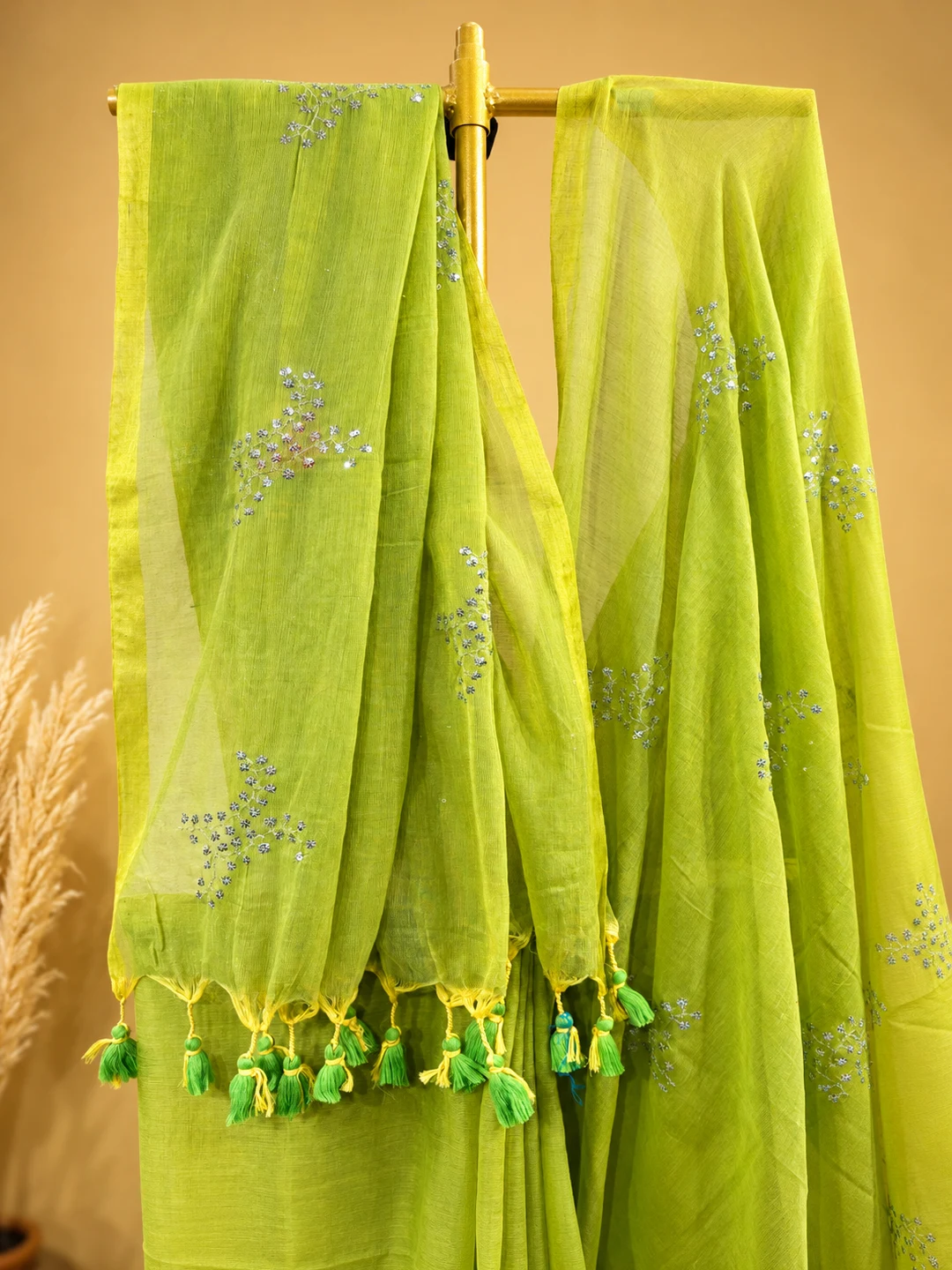 Green Bengal Mul Cotton Saree With Sequin Embellishments & Tassel Pallu - View 4