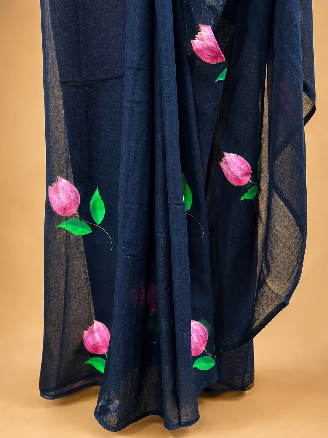 Black Bengal Mul Cotton Hand-Painted Tulip Saree With Tassel Pallu - View 5