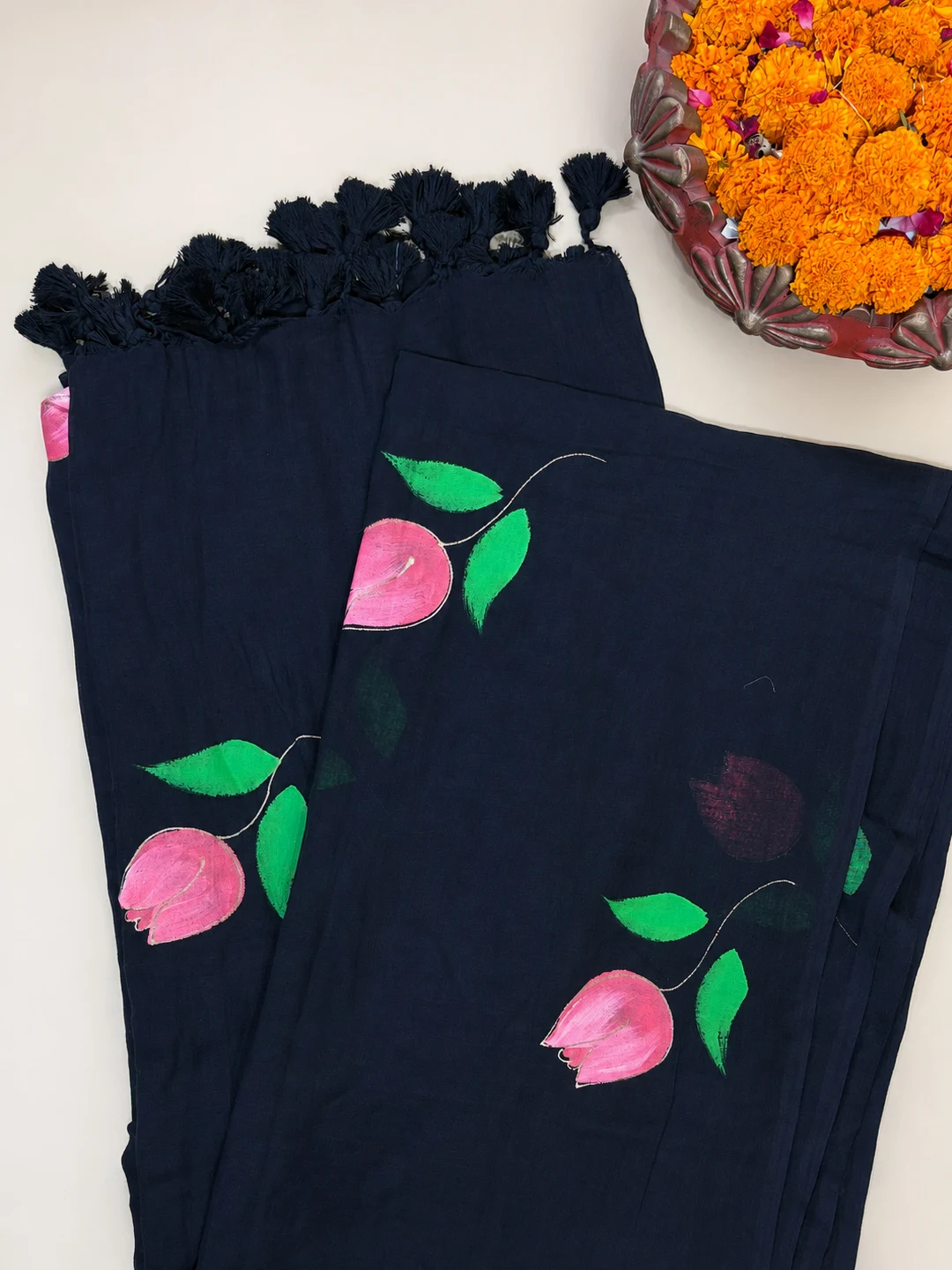 Black Bengal Mul Cotton Hand-Painted Tulip Saree With Tassel Pallu - View 7