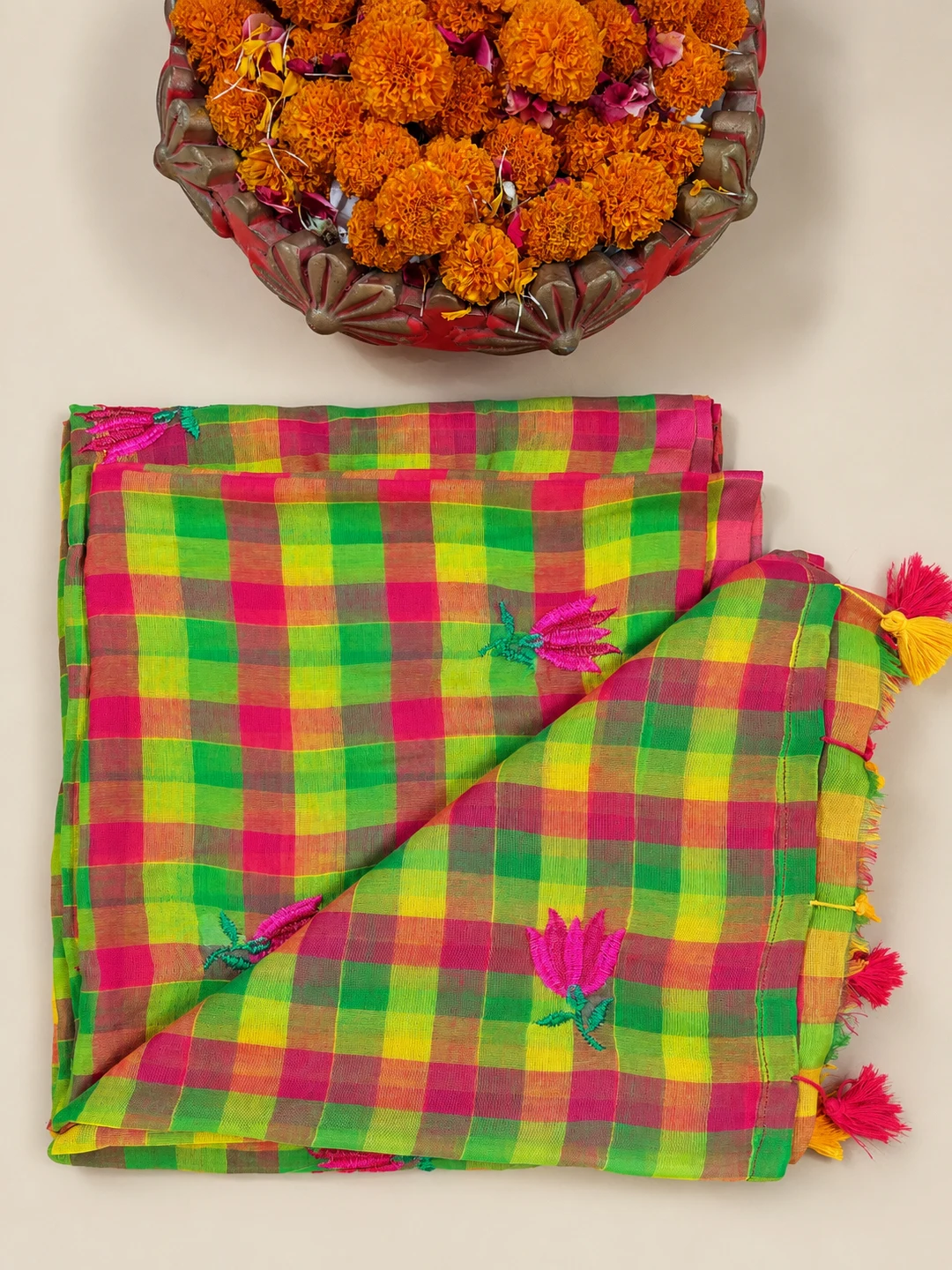 Multicolour Bengal Mul Cotton Checked Saree With Floral Embroidery & Tassel Pallu - View 7