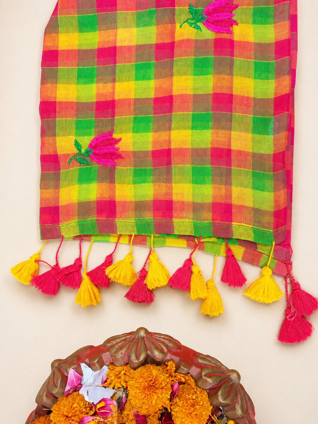 Multicolour Bengal Mul Cotton Checked Saree With Floral Embroidery & Tassel Pallu - View 8
