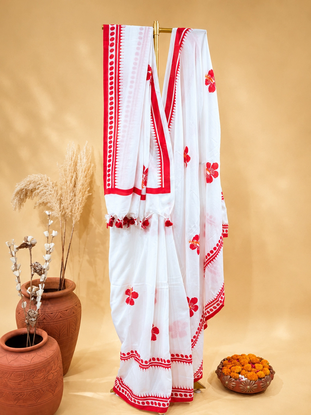 White Bengal Cotton Saree With Floral Print And Contrast Red Border - View 3