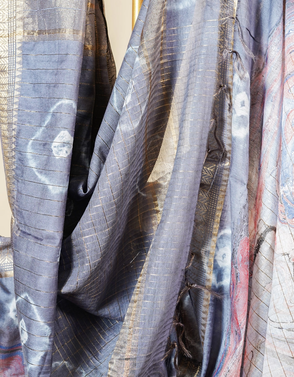 Grey And Pastel Multicolour Cotton Slub Marble Print Saree With Zari Border - View 5