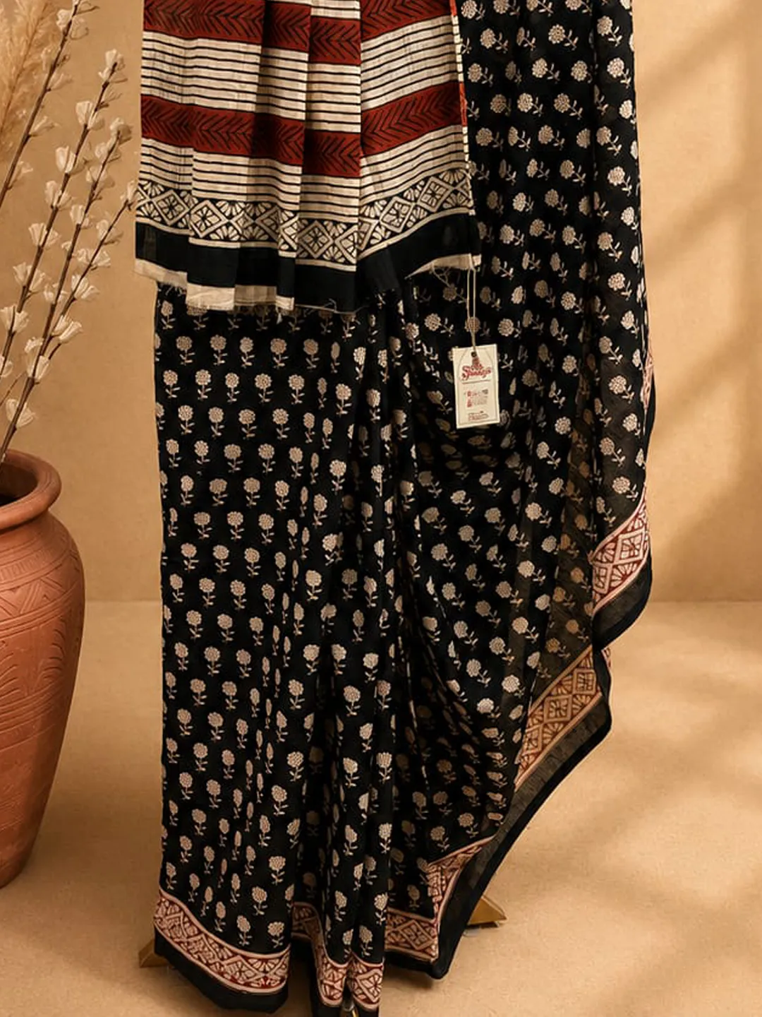  Black Jaipuri Cotton Saree Black With Beige And Maroon Block Print Pallu Front view