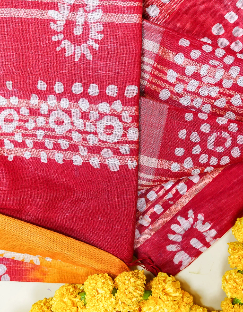 Mustard Dual Tone Cotton Slub Batik Saree - View 3