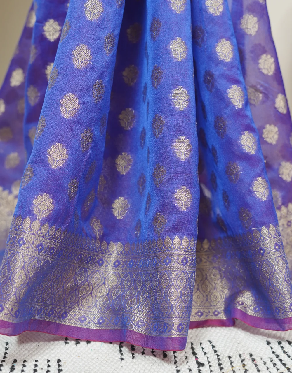 Blue Royal Azure Cotton Zari Saree With All Over Booti And Traditional Border - View 4