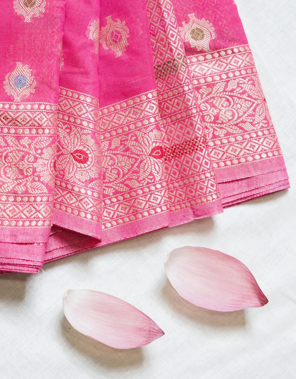 Pink Buta Multicolor Silver Zari Banarasi Cotton Silk Saree - View 11