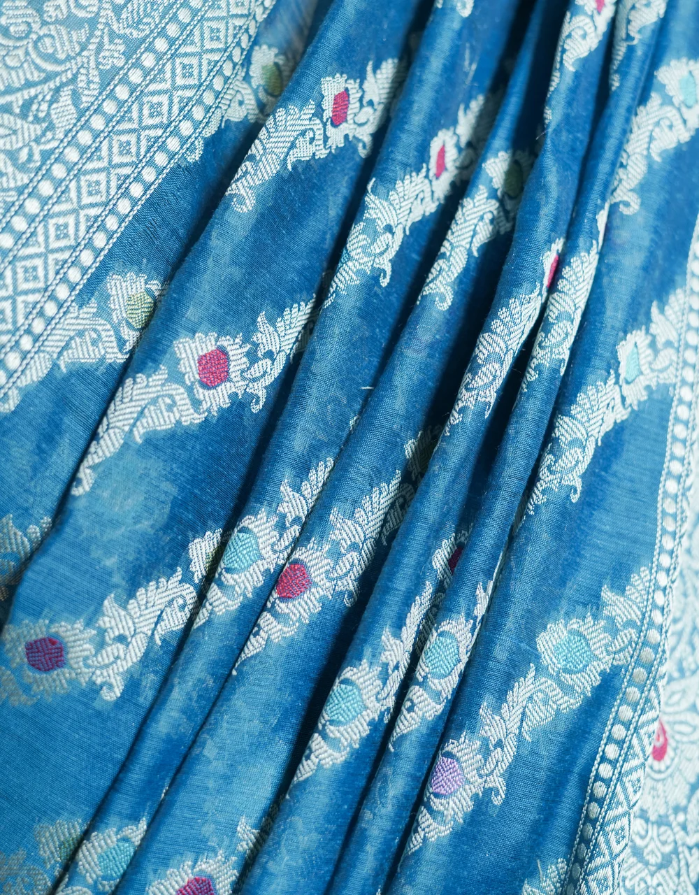 Blue Silver Zari Banarasi Cotton Silk Saree With Floral Diagonal Buta Weave - View 5