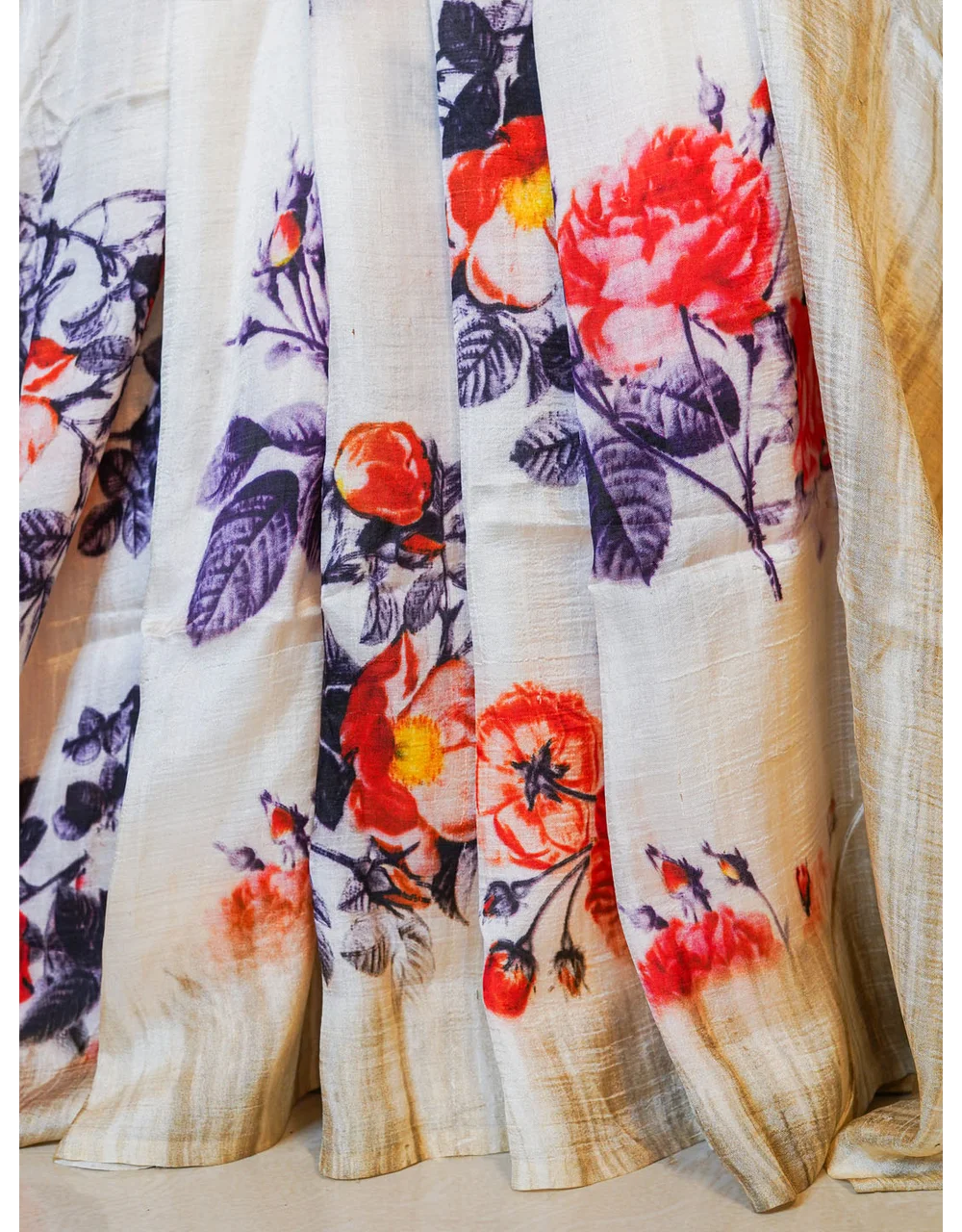 Cream Digital Floral Silk Saree With Multicolour Rose Print - View 4