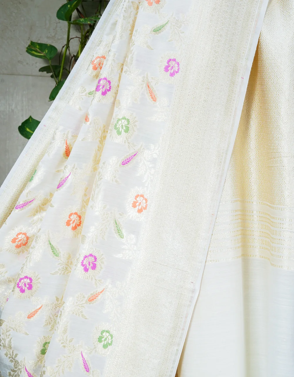 Off White Pure Monga Silk Meenakari Banarasi Saree - View 4
