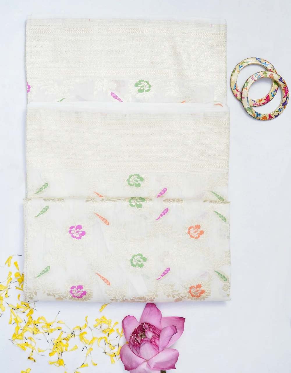 off-white-pure-monga-silk-meenakari-banarasi-saree