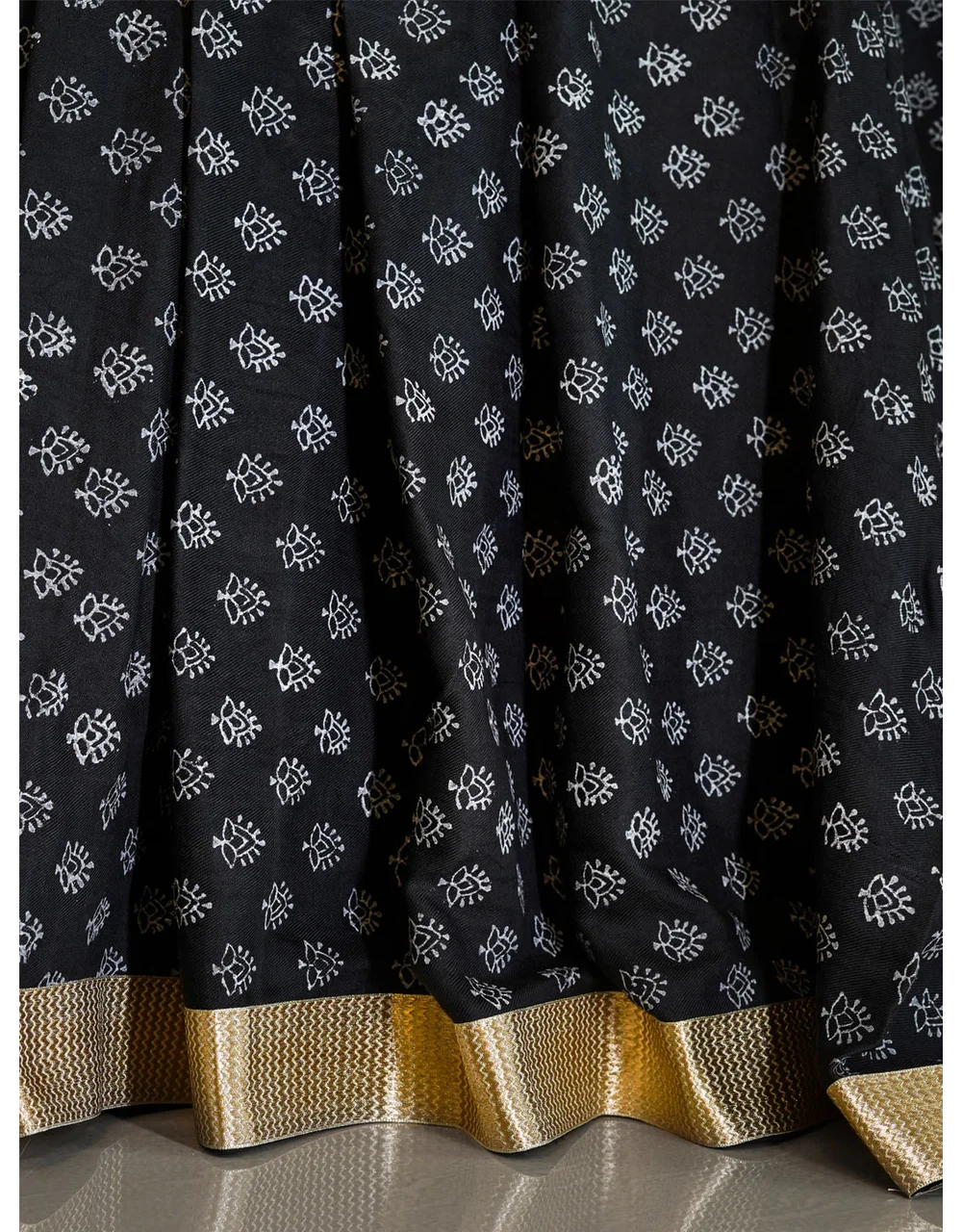 Black Banarasi Saree With Golden Zari Border And Traditional Motifs - View 4