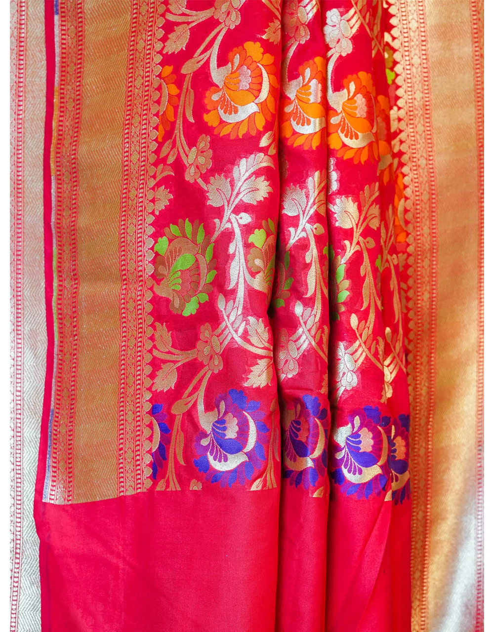 Red With Golden Border And Multicolor Floral Weave Premium Banarasi Silk Saree - View 3