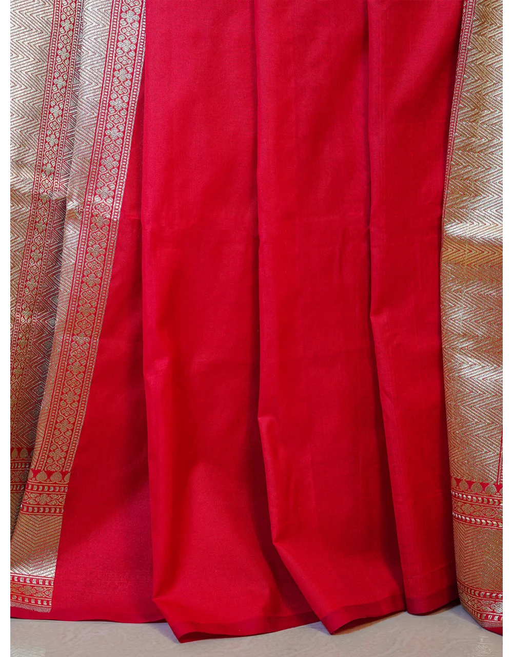 Red With Golden Border And Multicolor Floral Weave Premium Banarasi Silk Saree - View 4